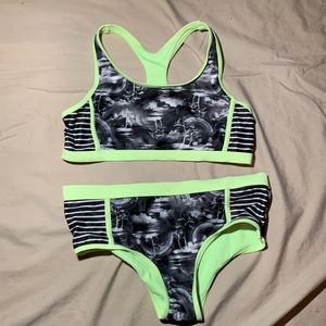 Swimsuit two piece wonder nation size XXL / 2XG children.
